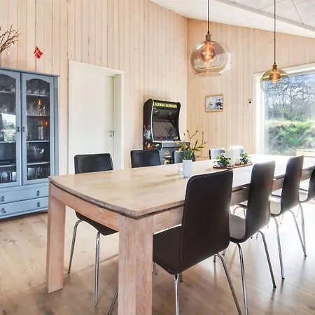 Vakantiehuis Anuk - 2-3km From The Sea By Interhome *