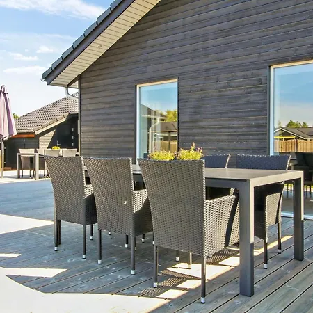 Feriehus Anuk - 2-3km From The Sea By Interhome